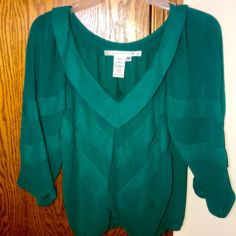 Selling a women shirt!!